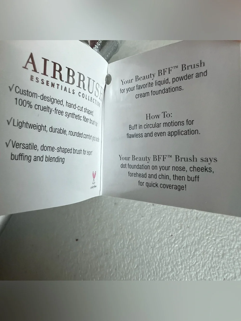 IT Cosmetics Dome Shaped Airbrush Blurring Foundation Brush #101, NWT